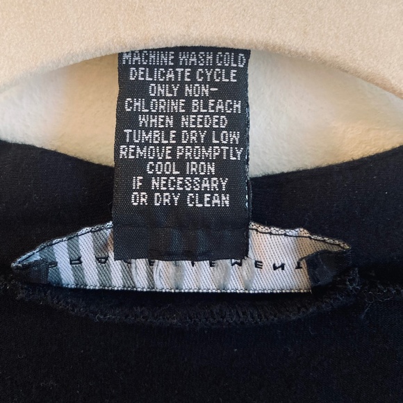 Black Normcore Scoop Neck Tee Shirt Size Petite S - Picture 6 of 6